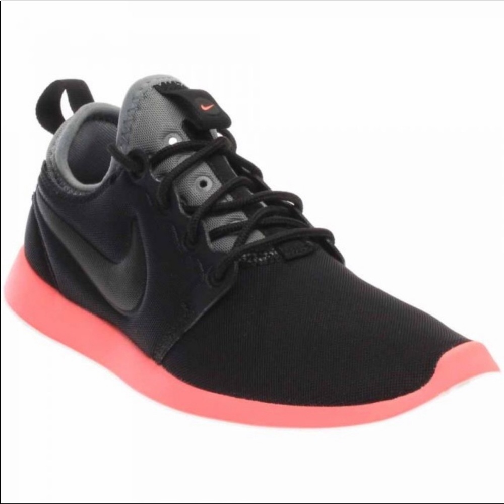 Nike tennis shoes